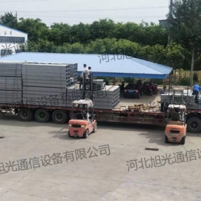 SMC電纜槽裝車現場